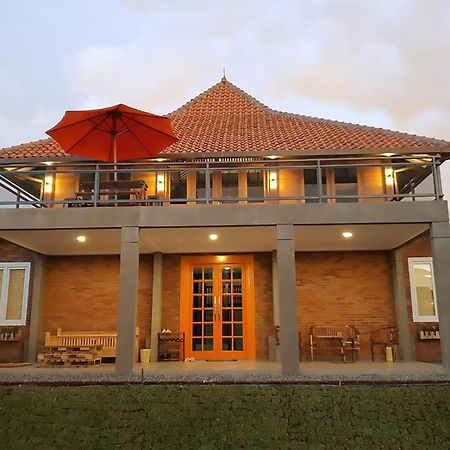 Wulan Cottage Lembang Exterior foto
